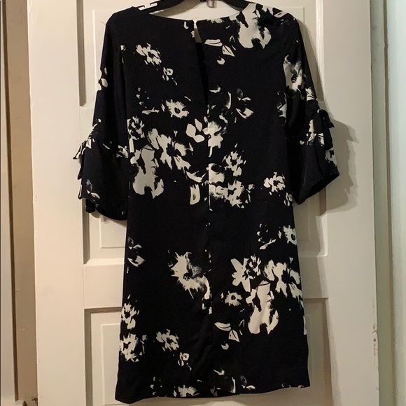 H&M / black and white floral dress - Picture 2 of 2